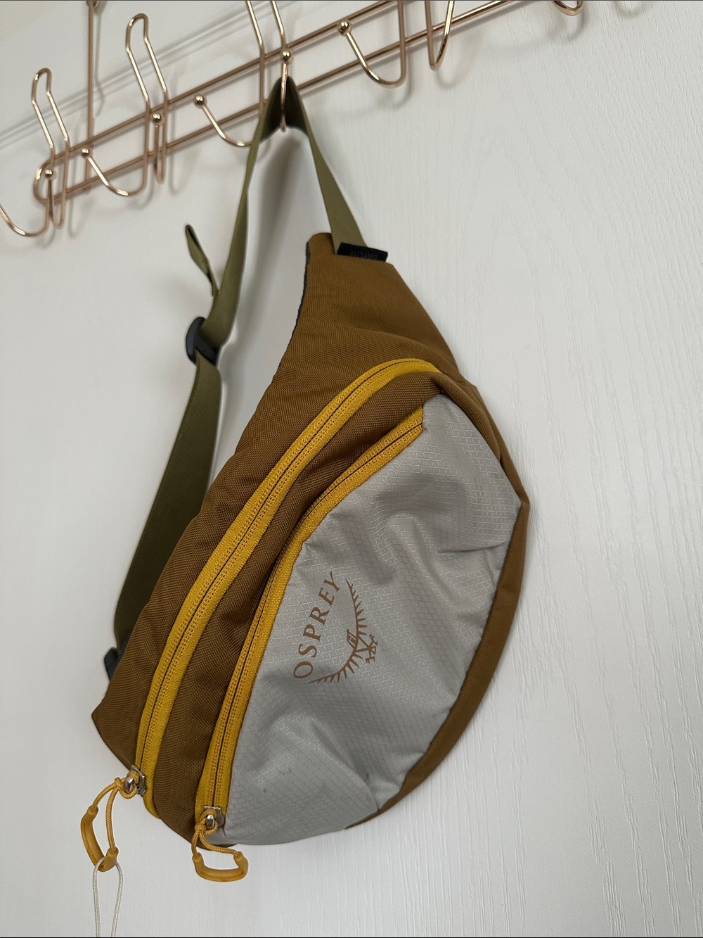 Osprey Olive & Gray Waist Pack with Yellow Accents
